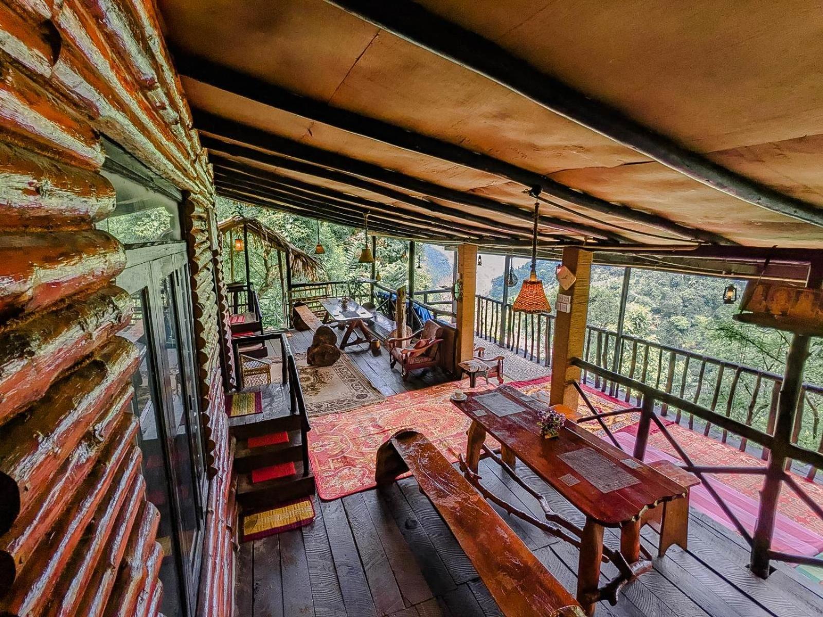 Hilltop Wood Lodge Ella Eksteriør bilde